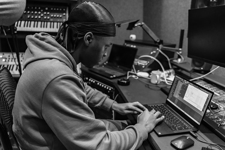 Don’t Sleep: Madarabeatz Talks Receiving First Gold Plaque, Producing For POP Smok + More